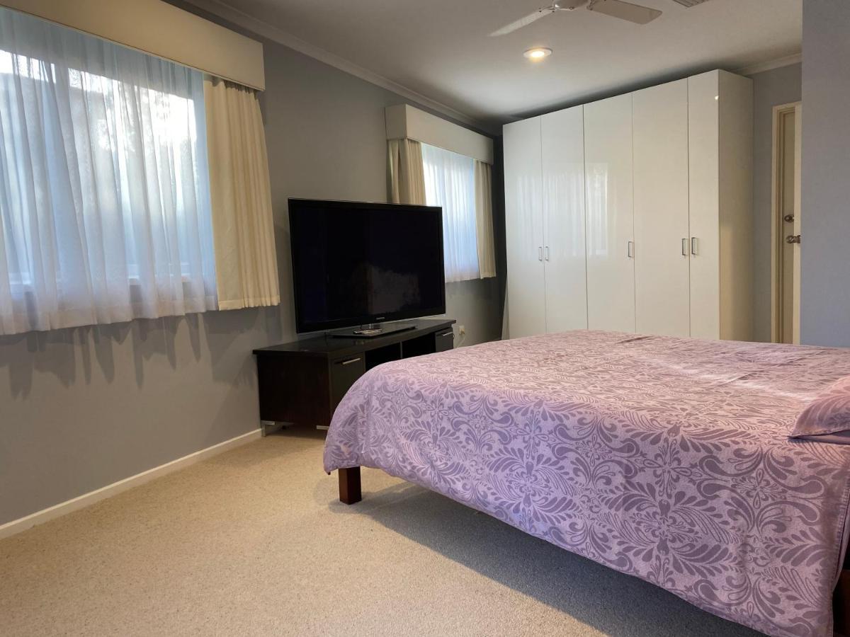 Guest Ensuite 7 Minutes From Airport Melbourne City Exterior foto
